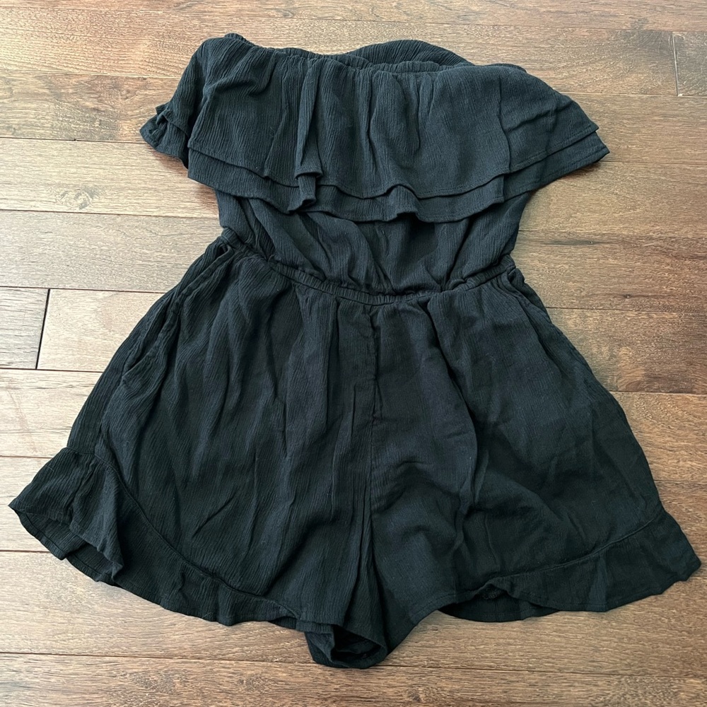 Black Abercrombie and Fitch romper in size medium